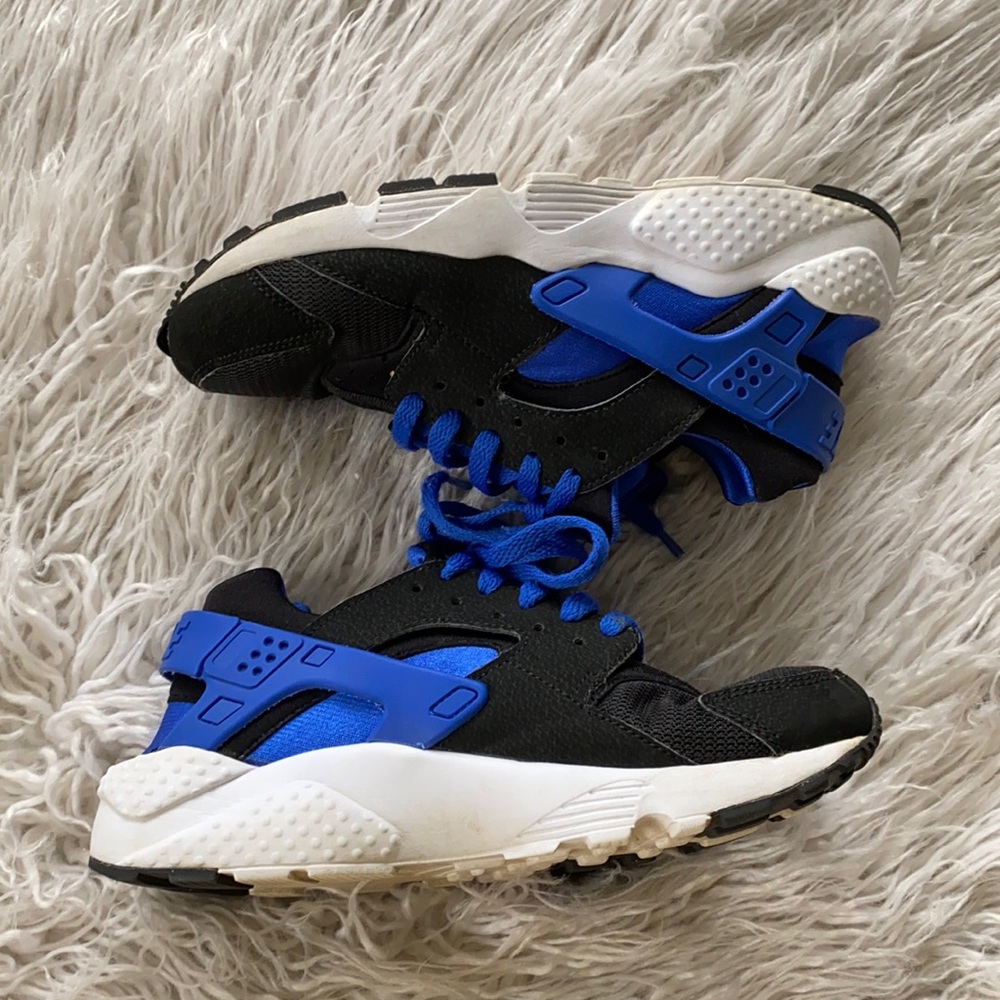 Nike huarache sneakers